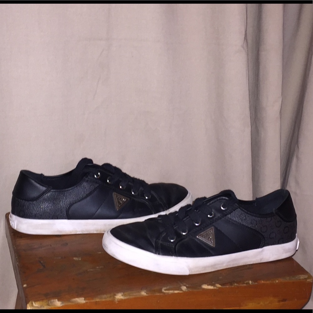 Guess Low Top sneakers